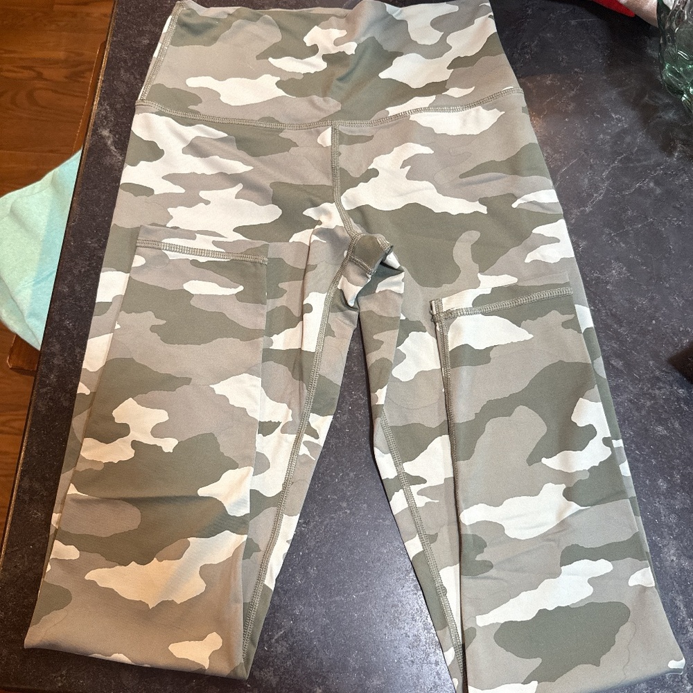 Aerie camo leggings